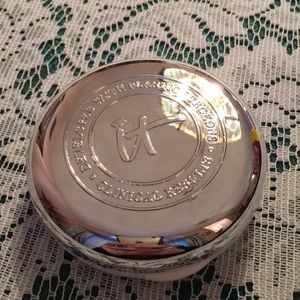 It Cosmetics Confidence in a Compact - Tan